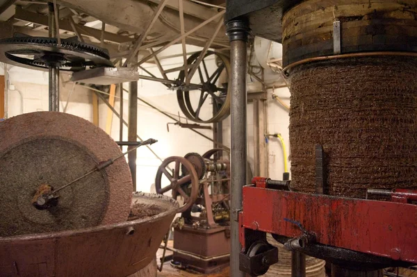 Moinho tradicional de azeite, Espanha — Fotografia de Stock