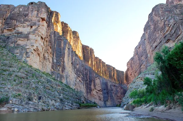 Santa elena canyon, grote bocht np, texas en mexico grens — Stockfoto