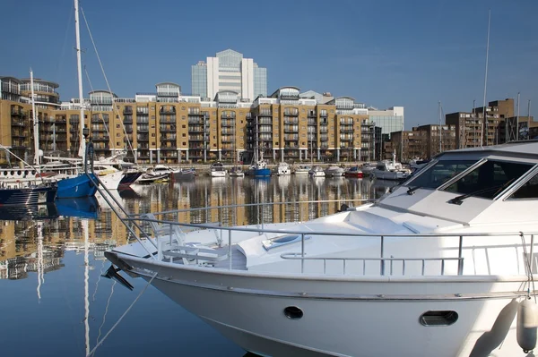 Luxusní jachty kotvící v st katherine doky, Londýn, Velká Británie Royalty Free Stock Obrázky