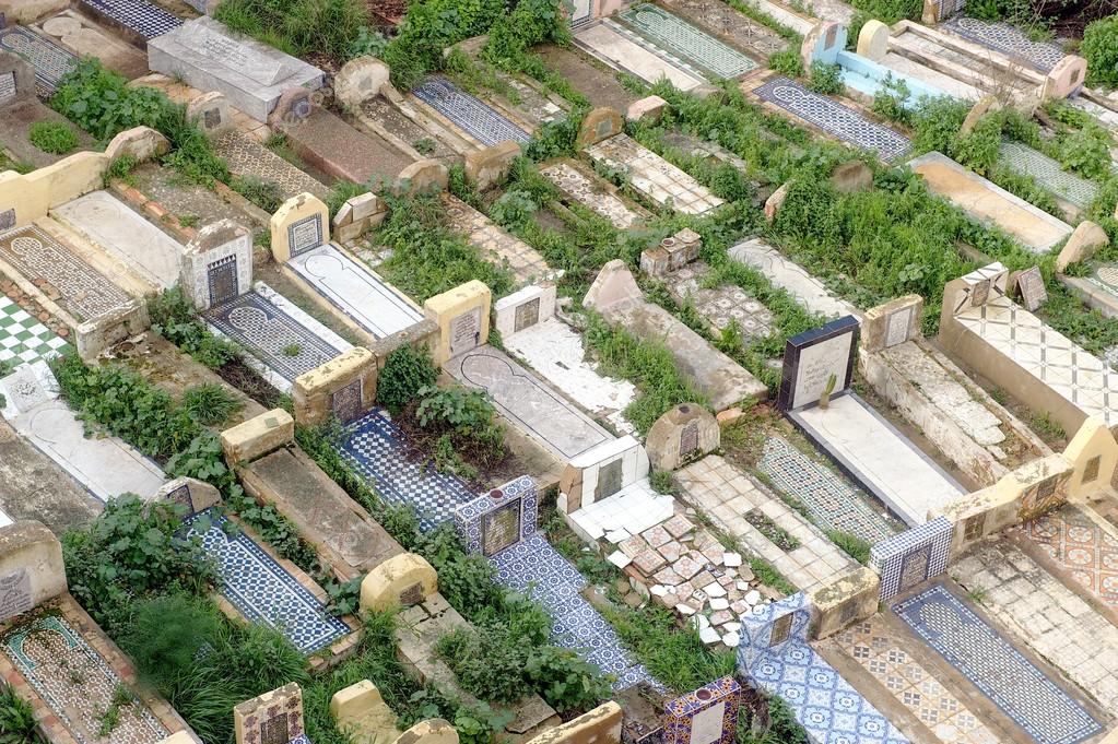 Muslimischer Friedhof In Der Nähe muslimische Gräber in einem Friedhof, Meknès, Marokko — Stockfoto