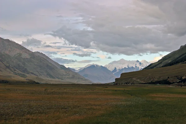 Kirgizisztán - régió központi Tien-Shan — Stock Fotó