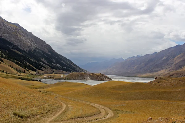 Kirguistán - Región central de Tien Shan — Foto de Stock