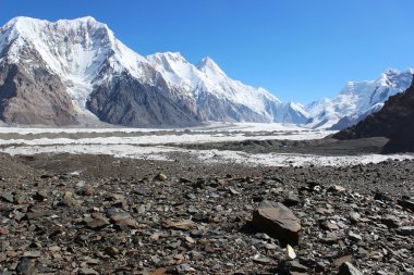 Kırgızistan - Han tengri (7,010 m).