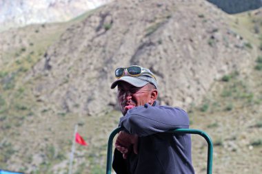 Kırgız adam, maida adyr