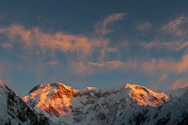 Kyrgyzstan - Pobeda Peak (Jengish Chokusu ) 7,439 m — Stock Photo, Image