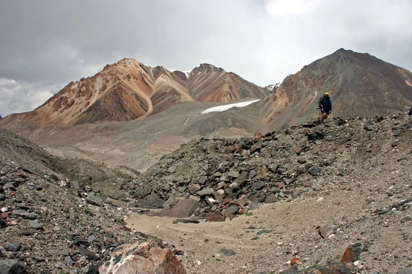 Trekking in den Bergen von Tishan — Stockfoto
