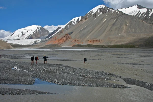 Trekking en las montañas de Tien Shan — Foto de Stock