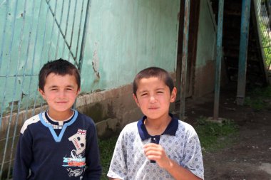 arslanbob, Kırgızistan, Özbekistan çocuklar