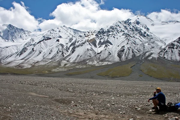 Trekking en las montañas de Tien Shan, región de Ak-Shyrak, Kirguistán —  Fotos de Stock