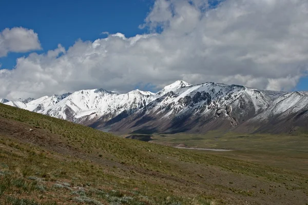 Tien Shan mountains, Kyrgyzstan — Stock Photo, Image