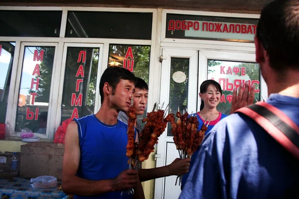 Bazar a Bishkek, Kirghizistan Shashlik — Foto Stock