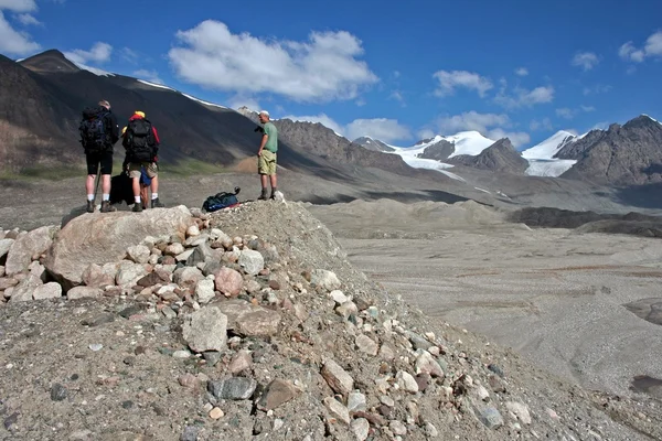 Trekking en las montañas de Tien Shan, región de Ak-Shyrak, Kirguistán — Foto de Stock