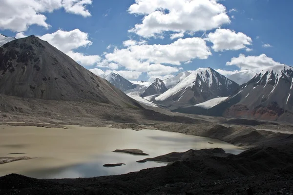 Montagnes Tien Shan, région d'Ak-Shyrak, Kirghizistan — Photo