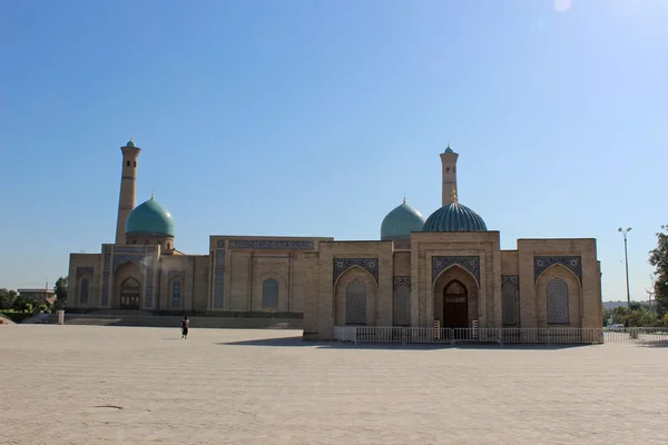 Moschee hazrati imom und Koranmuseum in Taschkent, Usbekistan — Stockfoto