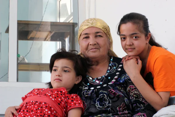 Οικογένεια του Ουζμπεκιστάν — Φωτογραφία Αρχείου