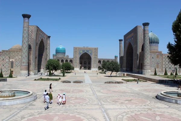 Plaza Registan en Samarcanda, Uzbekistán —  Fotos de Stock