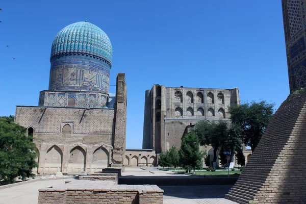 Bibi khanym 清真寺的乌兹别克斯坦撒马尔罕 — 图库照片