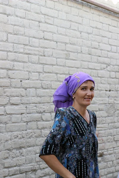 Mujer uzbeka —  Fotos de Stock