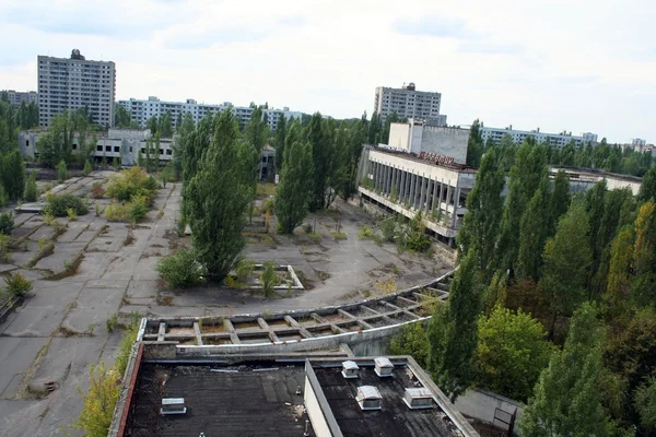 체르노빌 지역입니다. 잃어버린된 도시 pripyat. 현대 유적. — 스톡 사진