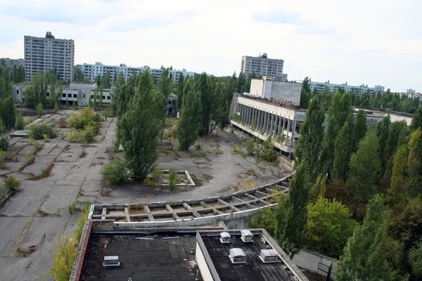 Chernobyl area. Lost city Pripyat. Modern ruins. — Stock Photo, Image