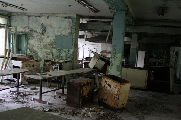 Chernobyl area. Lost city Pripyat. Modern ruins. — Stock Photo, Image