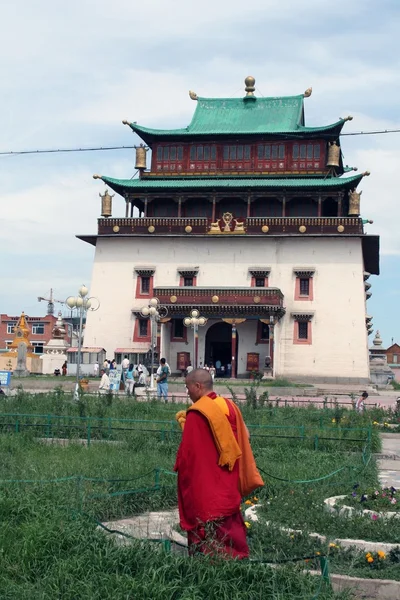 Munk i gandan kloster - ulaanbaatar, Mongoliet — Stockfoto