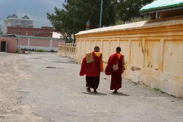 Gandan 修道院 - ウランバートル、モンゴルの修道士 — ストック写真