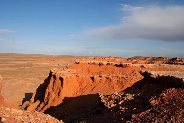 Bayan Zagh, The Flaming Cliffs of Mongolia s Gobi Desert — Stock Photo, Image