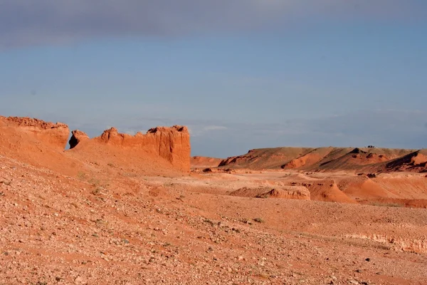Bayan-Zagh, a Góbi-sivatag Mongólia s lángoló sziklák — Stock Fotó