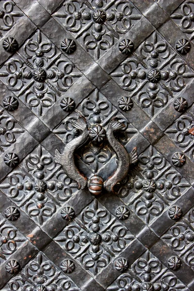 wawel royal Castle, Krakov, Polonya taş duvar süsleme ile eski kapı