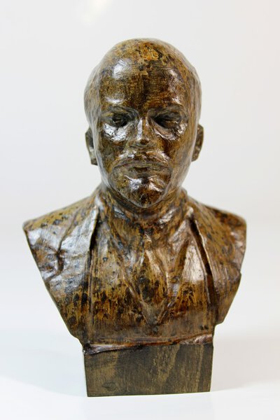 Sculpture of wood carved Lenin