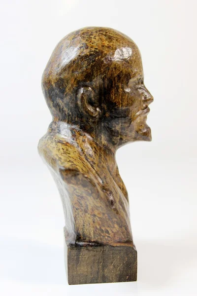 木製の彫刻が施されたレーニンの彫刻 — ストック写真