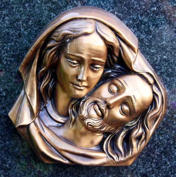 Face of Jesus and our lady , old statue in cemetery — Stock Photo, Image