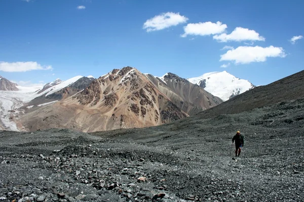 吉尔吉斯斯坦是 ak shyrak 地区，天山山脉， — 图库照片