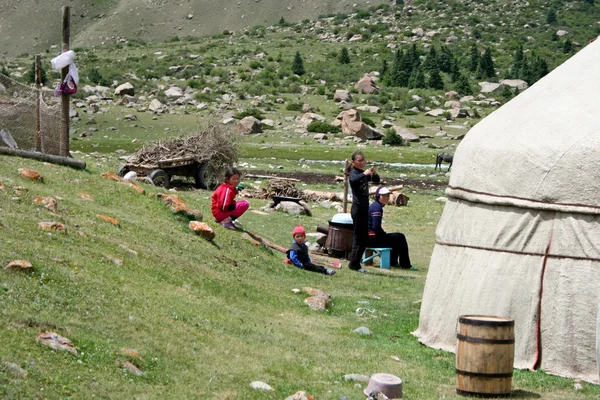 Yurt kamp in Centraal-Azië — Stockfoto