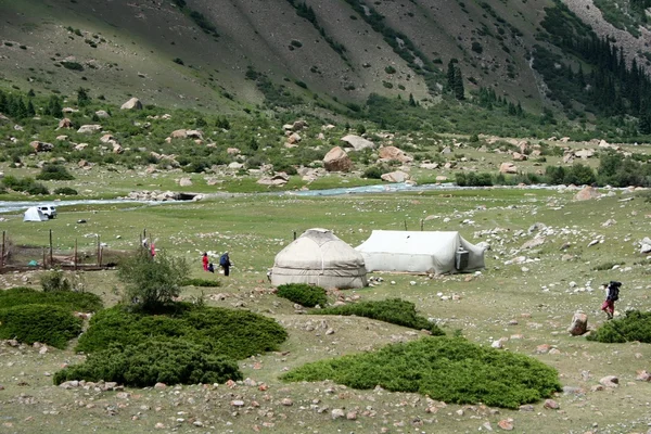 Yurt kamp in Centraal-Azië — Stockfoto