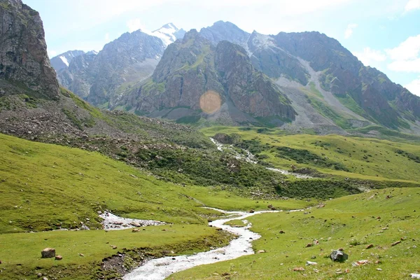 Ashukashka Suu valley, Tien Shan mountains, Kyrgyzstan — Stock Photo, Image