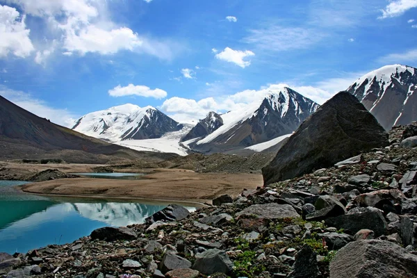 Montañas Tien Shan, región de Ak-Shyrak, Kirguistán — Foto de Stock