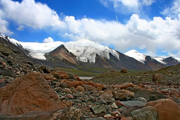 吉尔吉斯斯坦是 ak shyrak 地区，天山山脉， — 图库照片