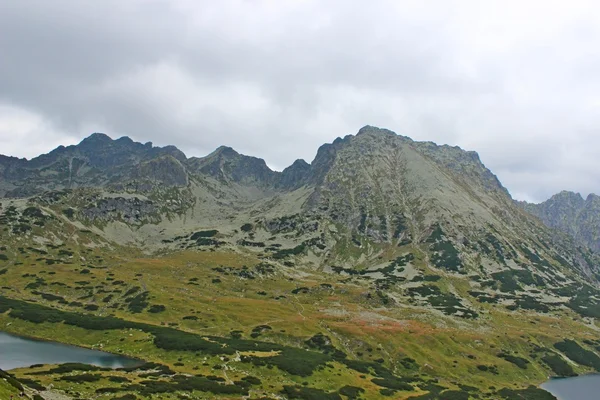 Βουνά tatry στην Πολωνία - η κοιλάδα των πέντε λιμνών — Φωτογραφία Αρχείου