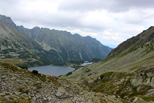 Montanhas Tatry na Polônia - vale de cinco lagoas — Fotografia de Stock