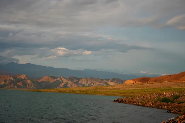 Región del lago Toktogul, Kirguistán —  Fotos de Stock