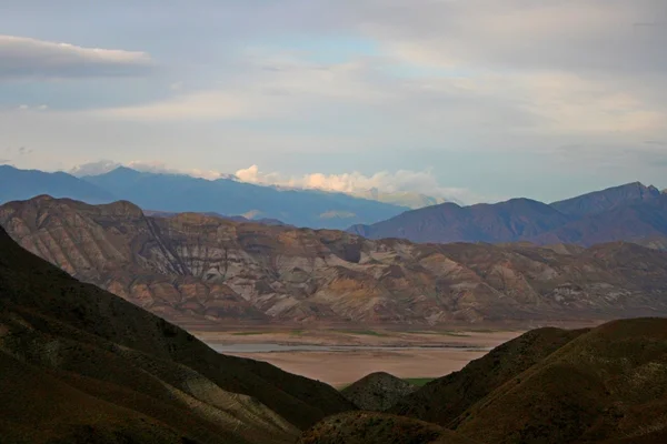 Región del lago Toktogul, Kirguistán — Foto de Stock