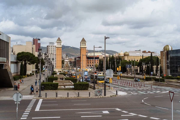 Barcelona Espanha. Plaza Espana e mundialmente famosa fonte mágica, Museu de Arte da Catalunha. Dia ensolarado na bela cidade. Turismo, férias, fim de semana, caminhando pela cidade linda Imagem De Stock