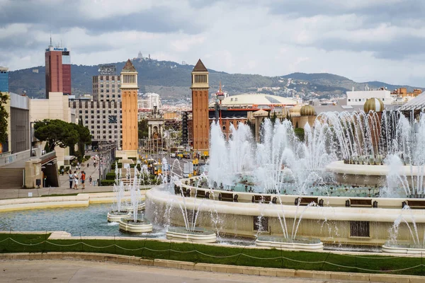 Barcelona Španělsko. Plaza Espana a světoznámá magická fontána, muzeum umění Katalánska. Slunečný den v krásném městě. Turistika, dovolená, víkend, procházky nádherným městem Stock Obrázky