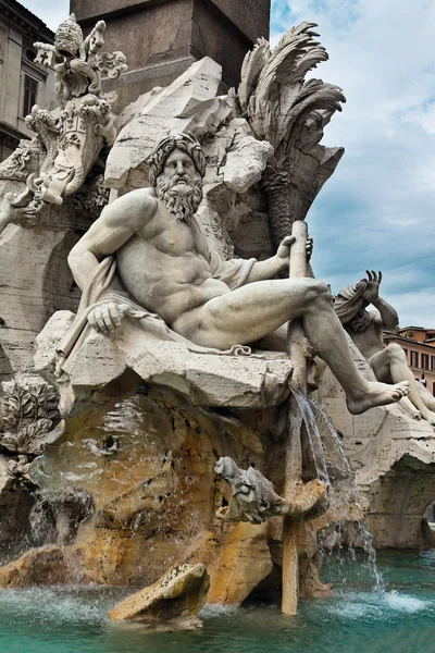 Detail van de "fontein van de vier rivieren", Rome, Italië — Stockfoto