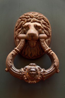 eski bir kapı tokmağı