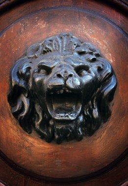 antika kapı tokmağı şeklinde bir lion's head, Roma, İtalya
