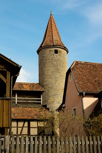 Średniowieczna wieża w rothenburg ob der tauber, Niemcy — Zdjęcie stockowe