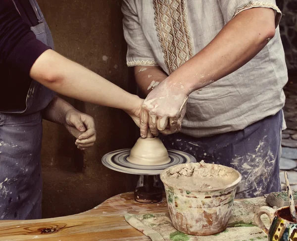 The master class of pottery art — Stock Photo, Image